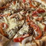 Uhrhoej Pizza Mad
