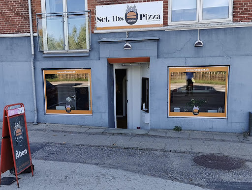 Sct. Ibs. Pizza Udenfor