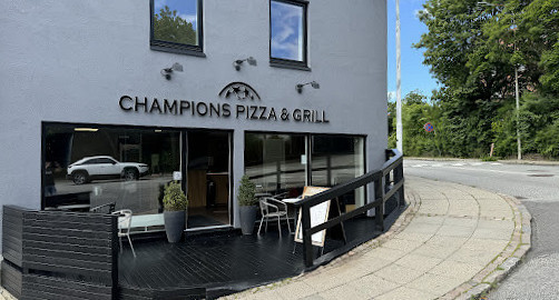 Champions Pizza Udenfor