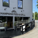 Champions Pizza Udenfor