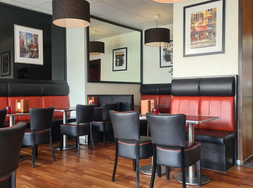 Express Kebab Pizza House Udenfor