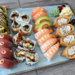 Sushi & Nudler Mad