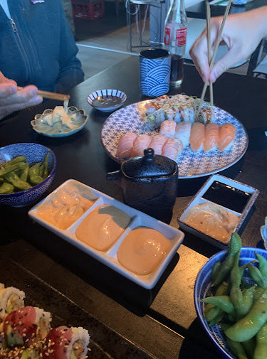100% Sushi Udenfor
