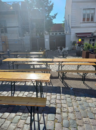 Cafe Vi.2 Udenfor