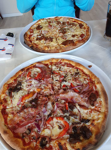 Pizzeria Og Grill Strib Inde