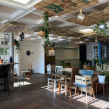 Oek Cafe Udenfor