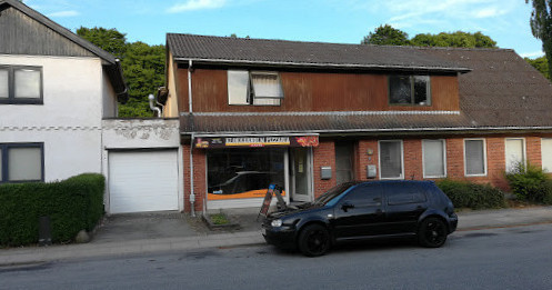 Klokkerholm Pizzaria Udenfor