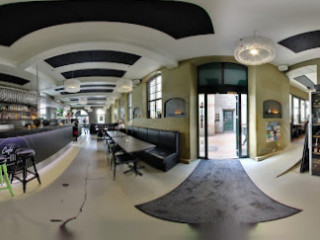 Cafe Chino Udenfor