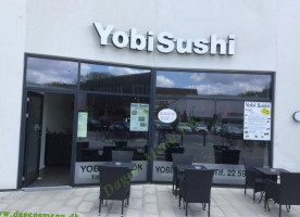 Yobi Sushi outside