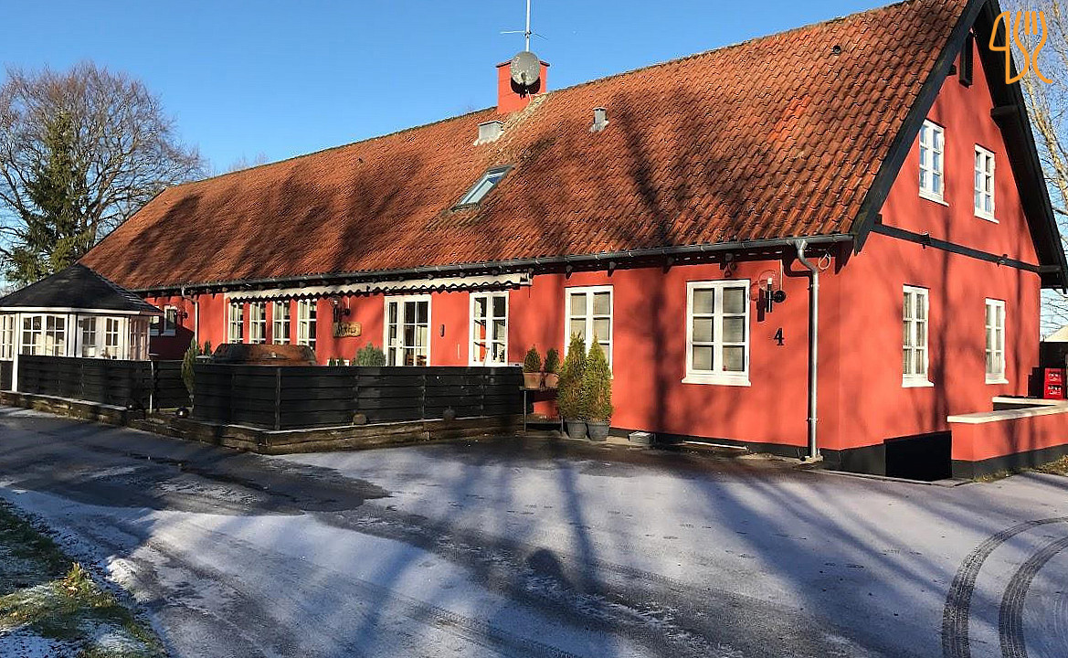 Skovhus Udenfor