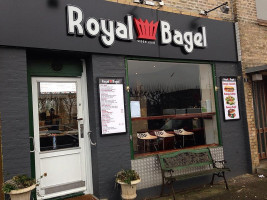 Royal Bagel outside