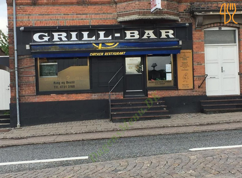 Den Gyldne Kylling Udenfor