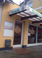 Bindslev Pizza outside