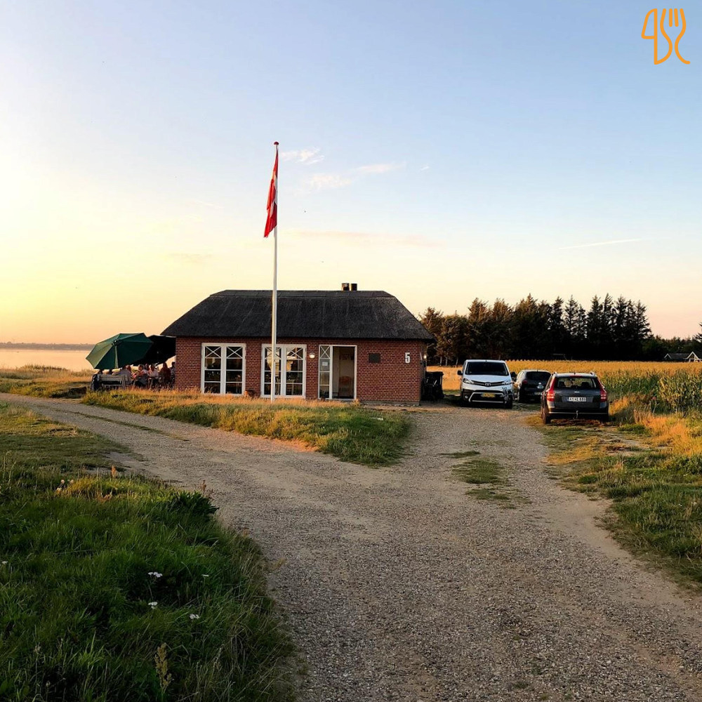 Pavillonen Knud Strand Udenfor
