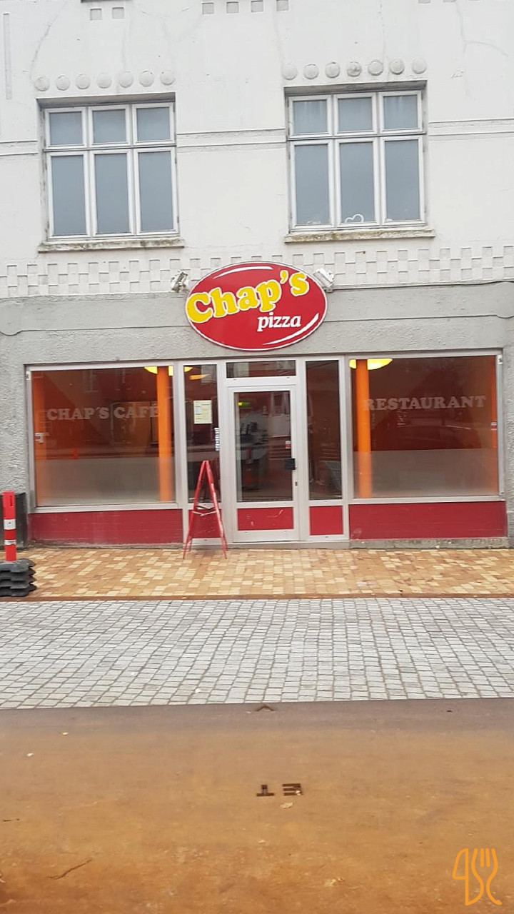 Chap's Pizza Udenfor