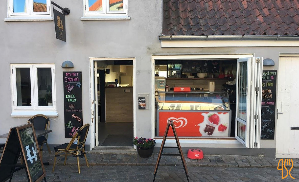 Alex's Pizzabageri Café Udenfor