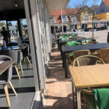 Cafe Delias Udenfor