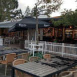 Cafe Delias Udenfor