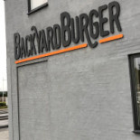 Backyardburger Logo