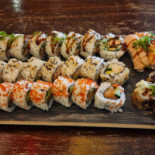 Oyisi Running Sushi Wok Mad