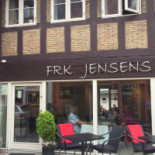 Frk Jensen Udenfor