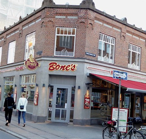 Bone's Udenfor