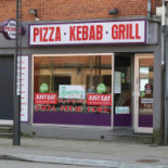 Lilla Bas Pizzaria Udenfor
