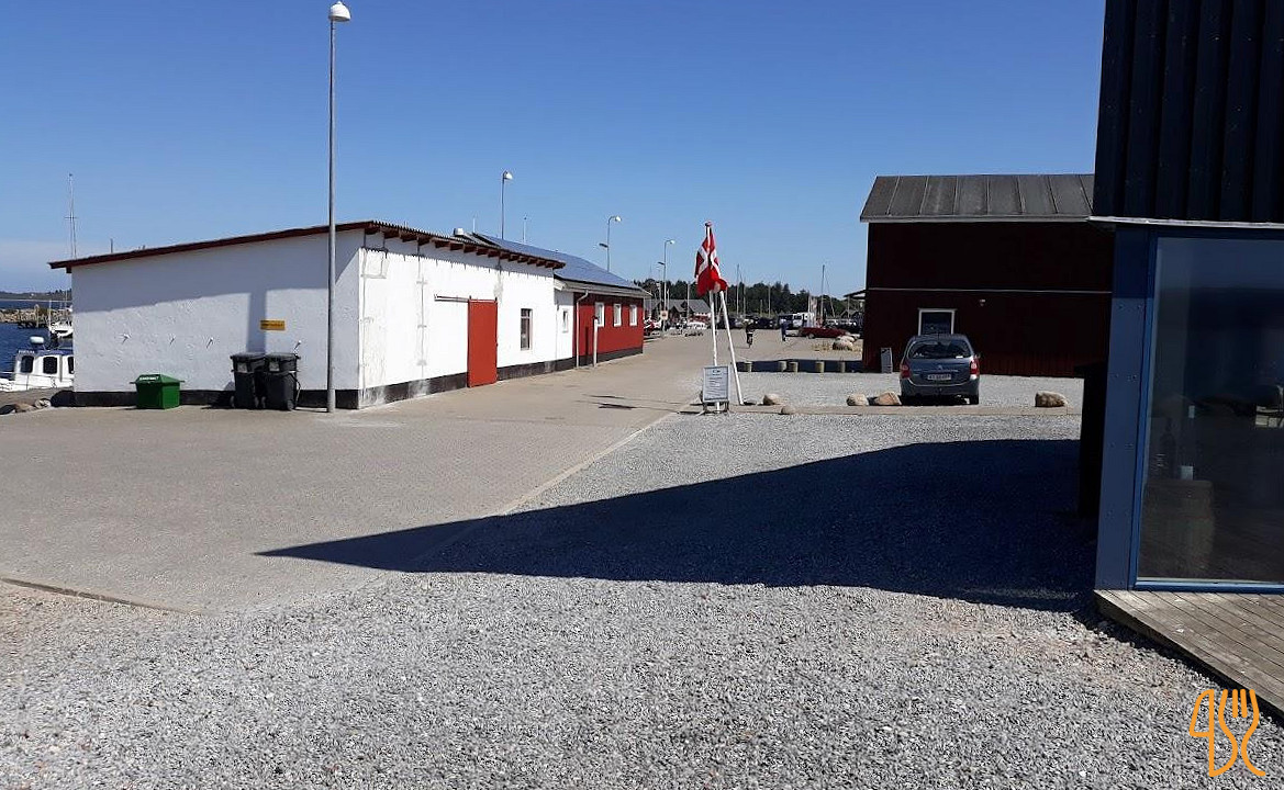 Konen Og Kokken Udenfor