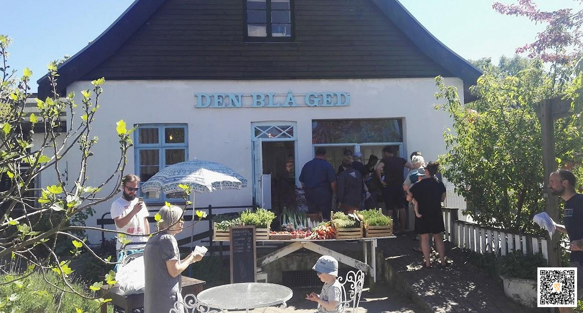 Den Blå Ged Udenfor