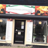 Gastronomia D' Italiana Udenfor