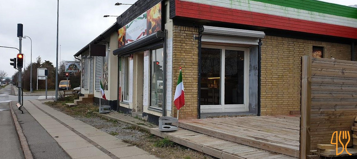 Gastronomia D' Italiana Udenfor