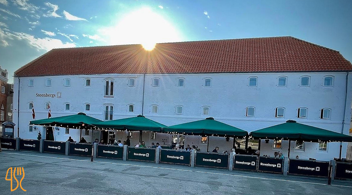 Steenbergs Brasserie Udenfor