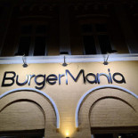 Burger Mania Udenfor