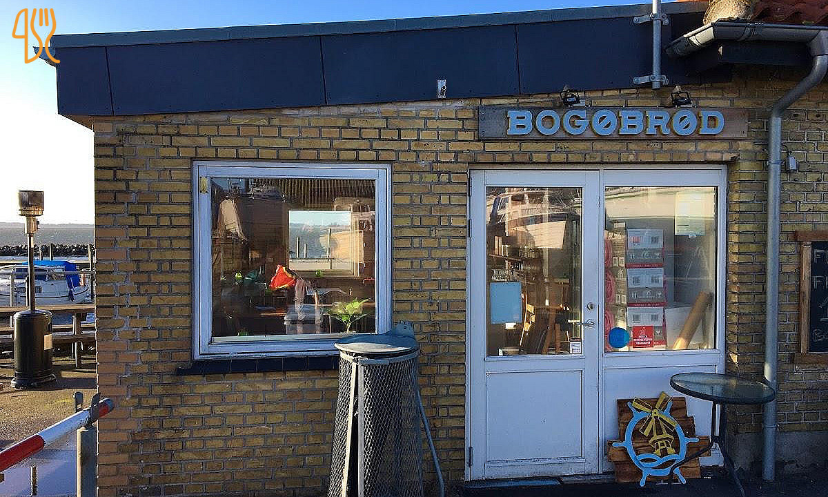 Bogøbrød Udenfor
