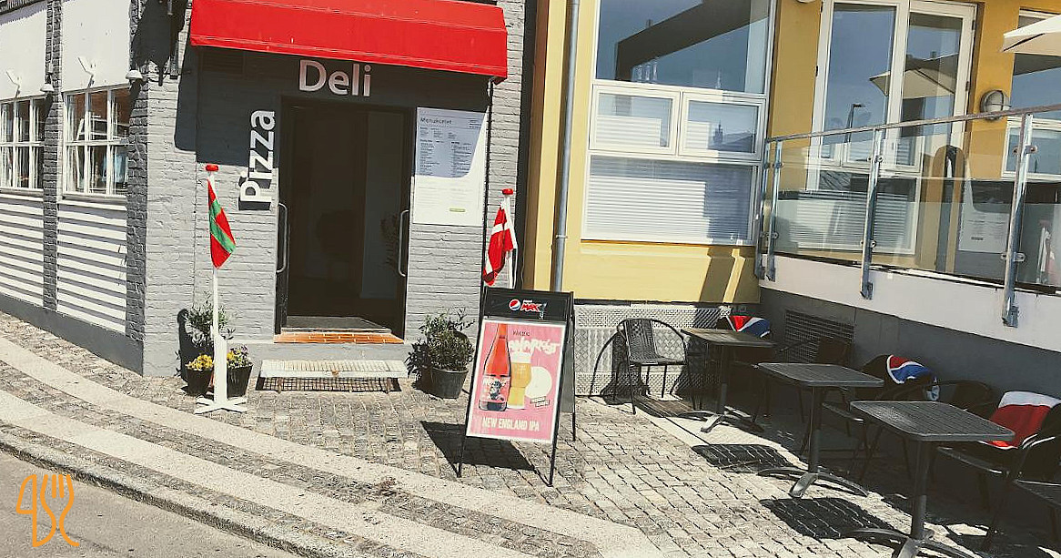 Pizza Deli Nexø Udenfor