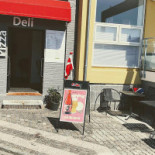Pizza Deli Nexø Udenfor