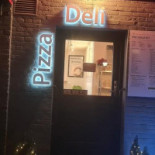 Pizza Deli Nexø Udenfor