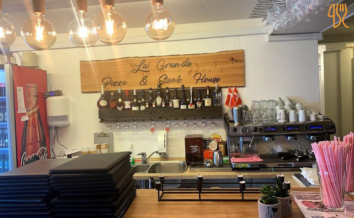 La Grande Café Pizza Steak House Inde