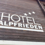Cafe Rosenhaven Udenfor