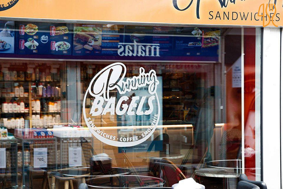 Running Bagels Udenfor