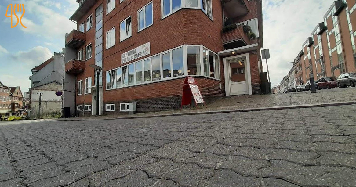 Centrum Pizza Cafe Udenfor