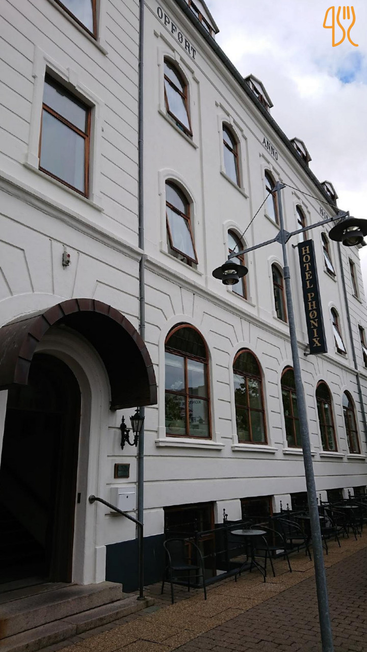 Raadhuskaelderen Udenfor
