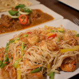 Singapore Kitchen Pizza Grill Mad