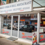 Singapore Kitchen Pizza Grill Udenfor