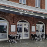Cafe Karma Udenfor