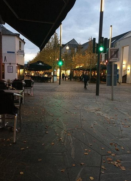 Cafe Karma Udenfor