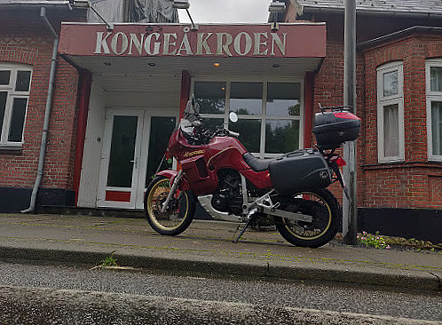 Kongeaakroen Udenfor