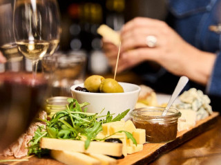 Salute Wine Food
