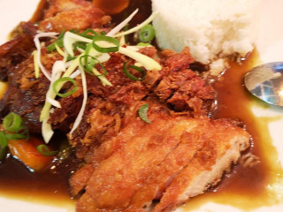 Mai's Wok