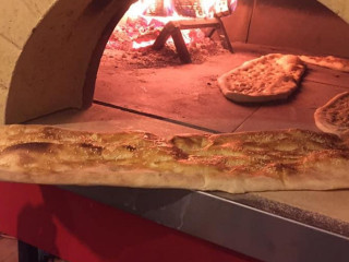 Mo's Burger Pizza